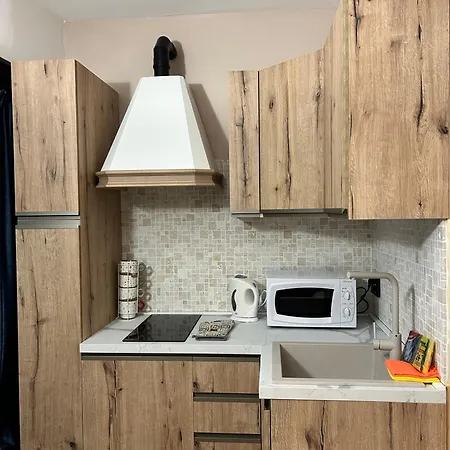 Отель Lo Scoiattolo Рокказаро